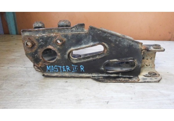 Кронштейн кріплення нижнього ричага правий Renault Master II, 7700307750
